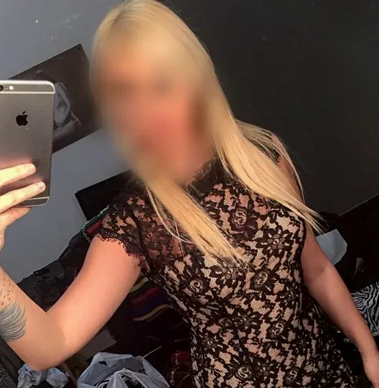 Andrea, 31