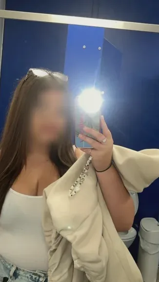 Andrea, 18