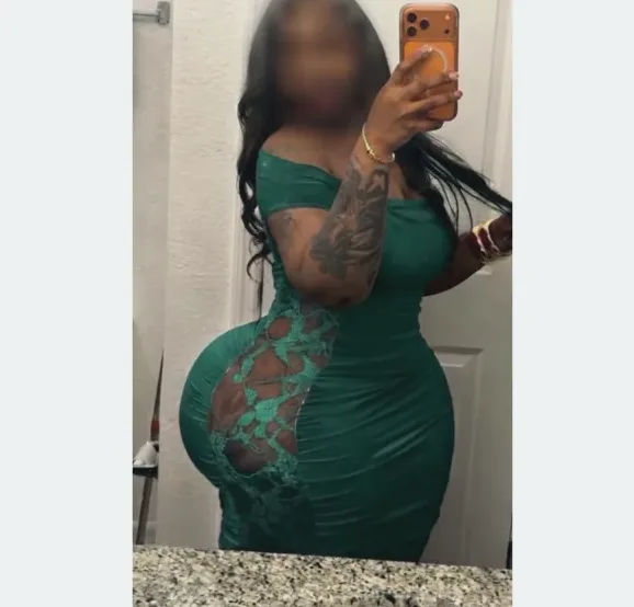 Ayse, 26