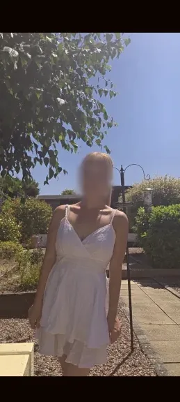 Ayse, 31