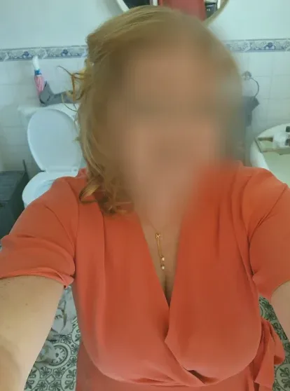 Claudia, 38