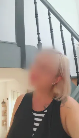 Daniela, 37