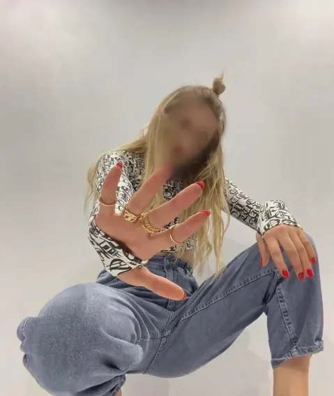 Dilara, 35