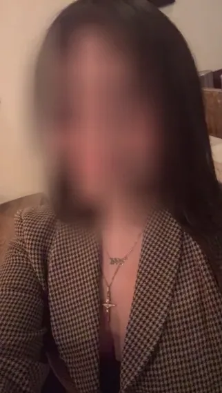 Juliane, 29