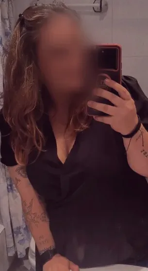Lucia, 35