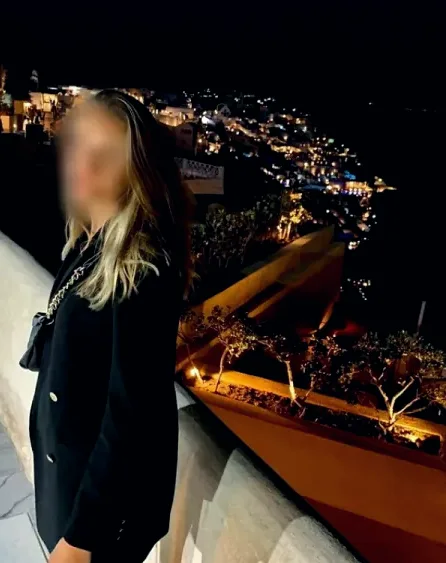 Manuela, 32