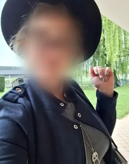 Melina, 33