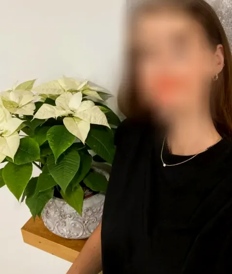 Sarah, 37