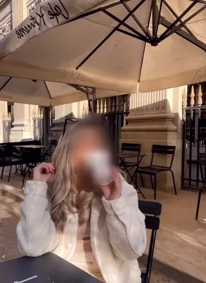 Saskia, 32