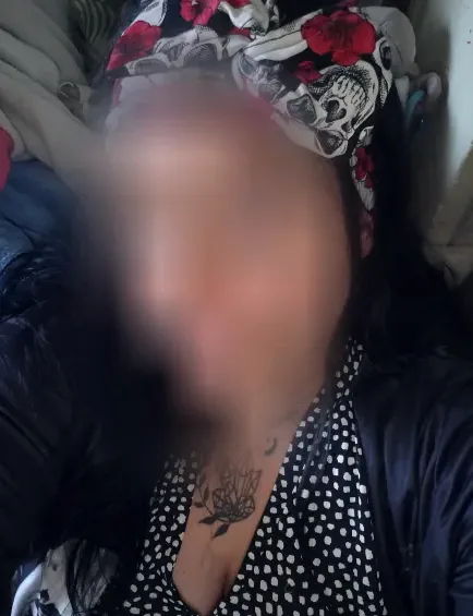 Vanessa, 36
